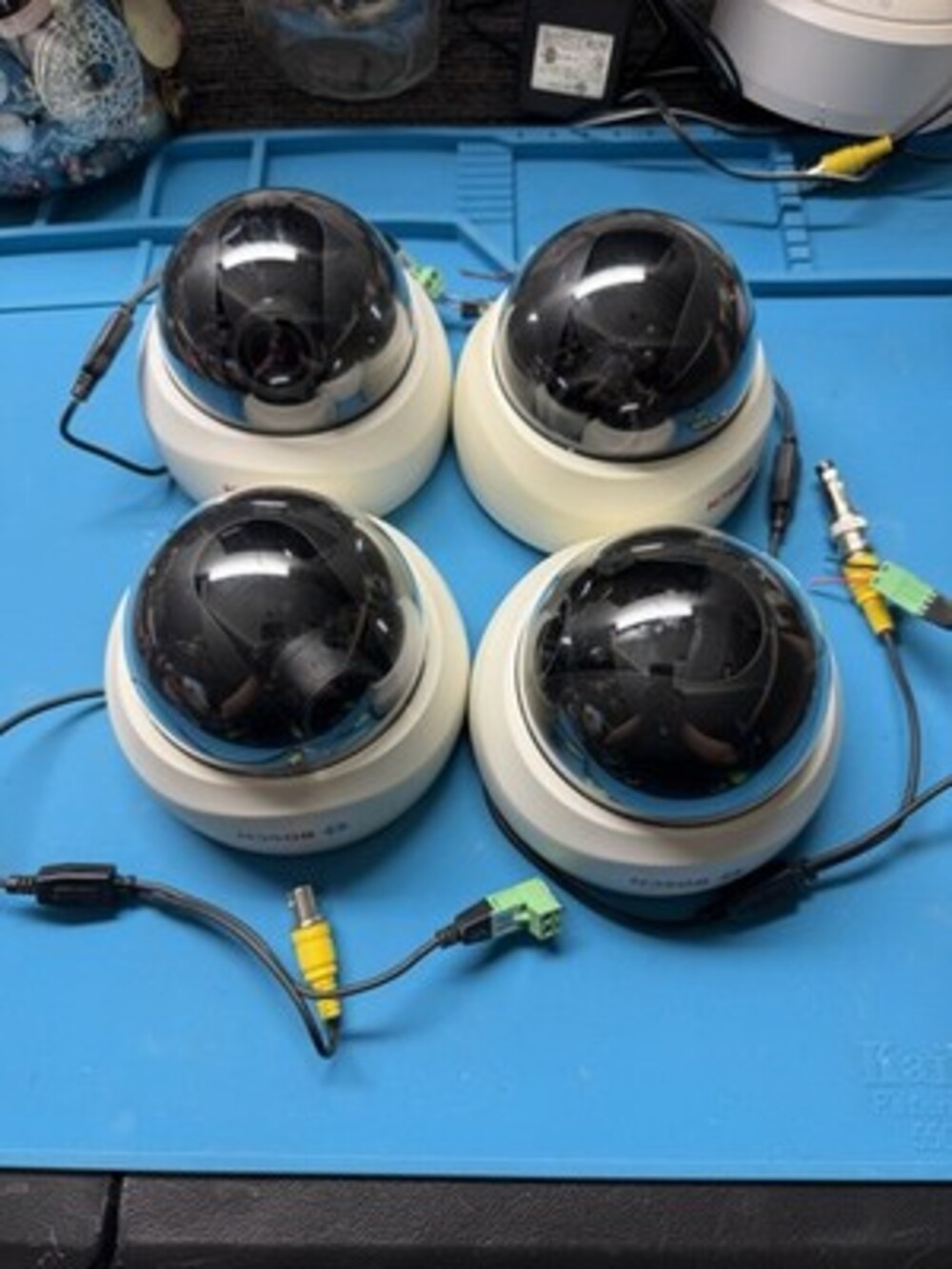Lot Of 4 Bosch Dome Cameras VDC-260V04-20